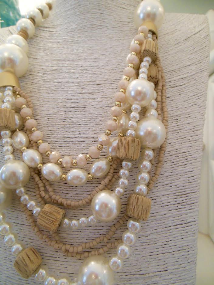 Loud Pearl Necklace
