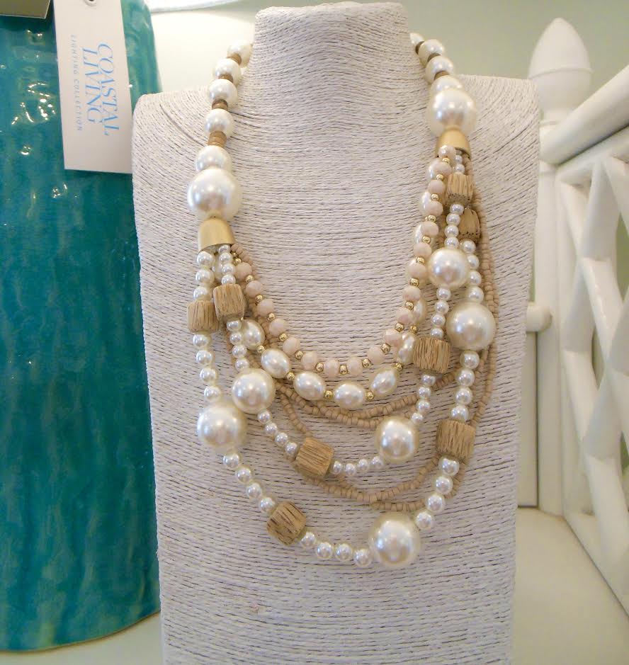 Loud Pearl Necklace