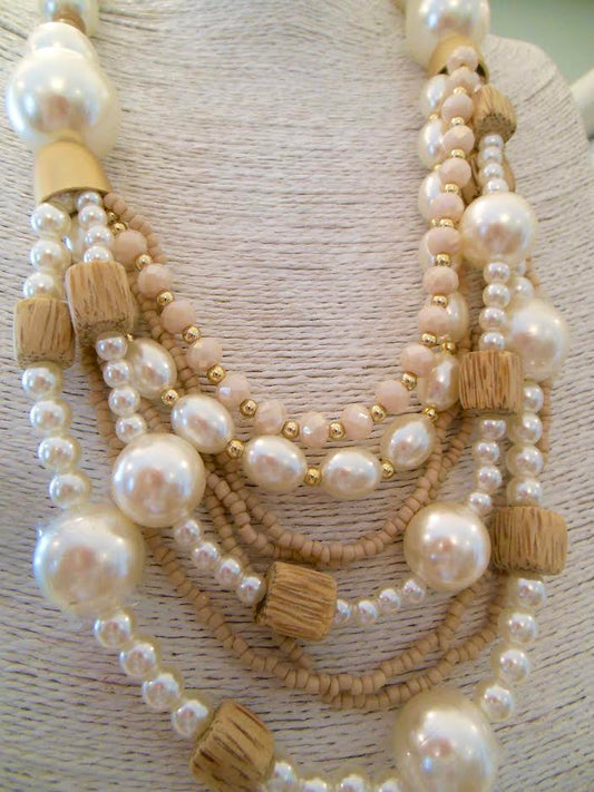 Loud Pearl Necklace