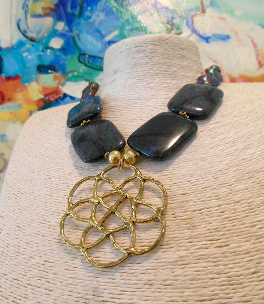 Sunlit Stone by LUSH