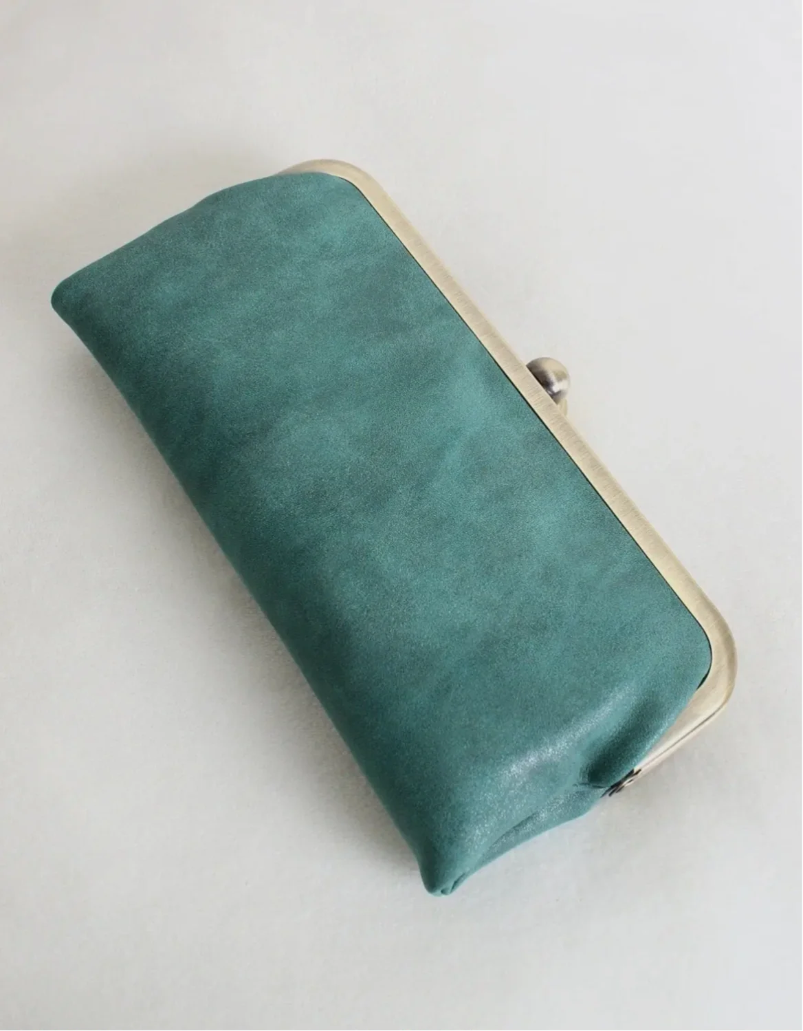Pocket Lock Clutch